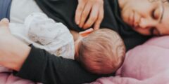 لماذا يبكي الطفل عند الولادة؟
